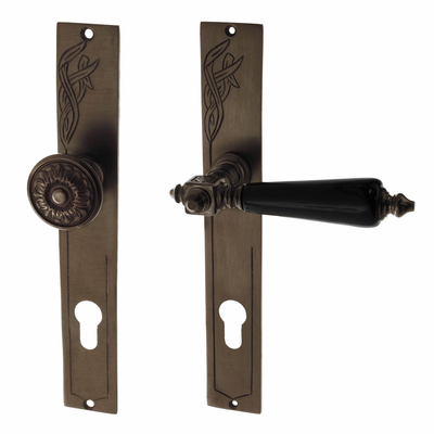 Haustürbeschlag aus Messing Jugendstil typische Form braun