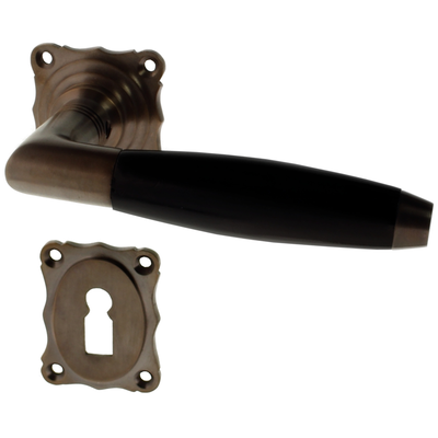 Zimmertürgarnitur Gerbrand in Messing, antik