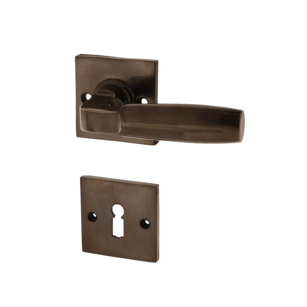 Türbeschlag aus Messing Bauhaus Stil schlichtes Design braun